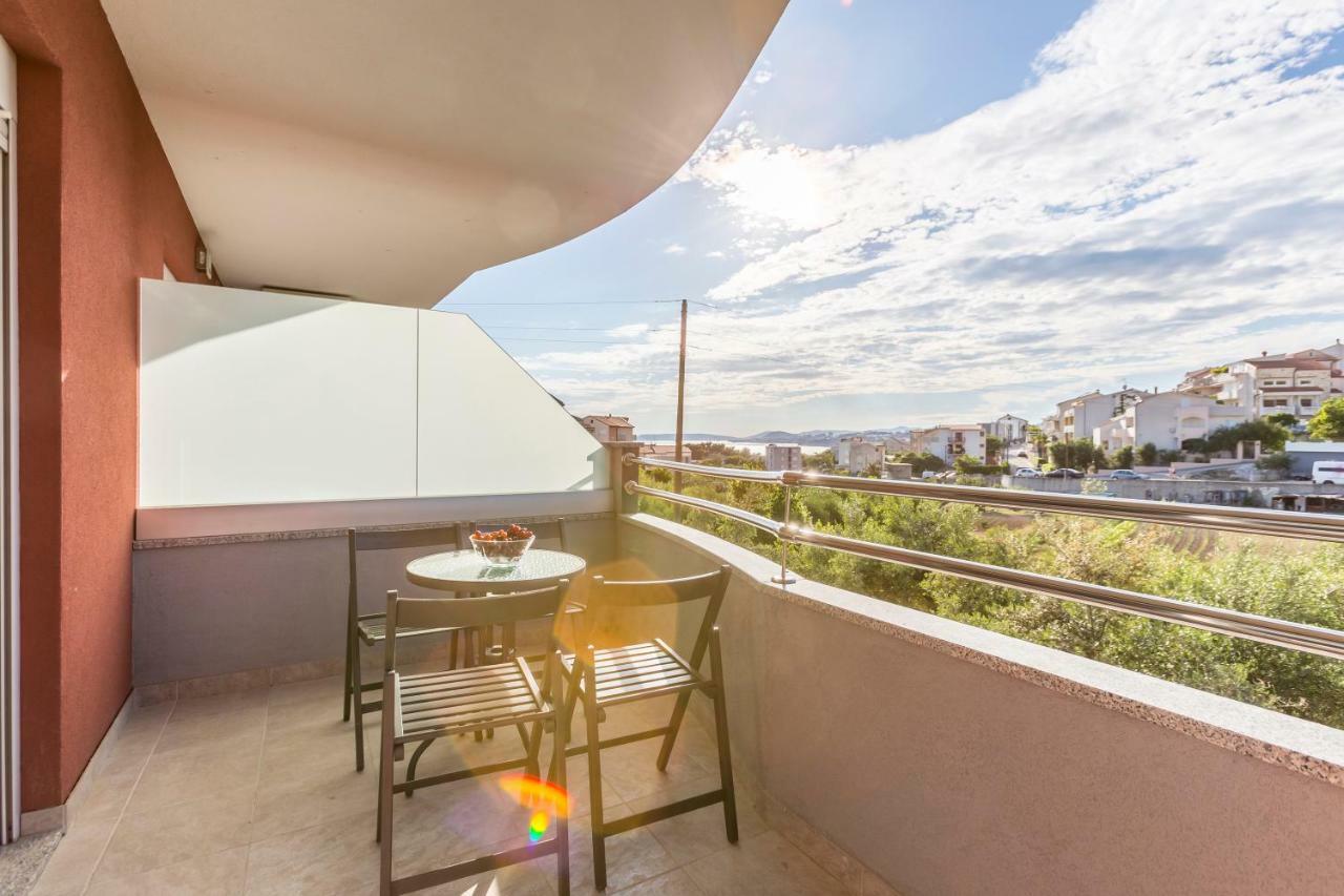 Apartments Karlo ポドストラナ エクステリア 写真