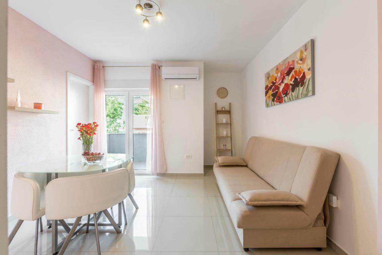 Apartments Karlo ポドストラナ エクステリア 写真