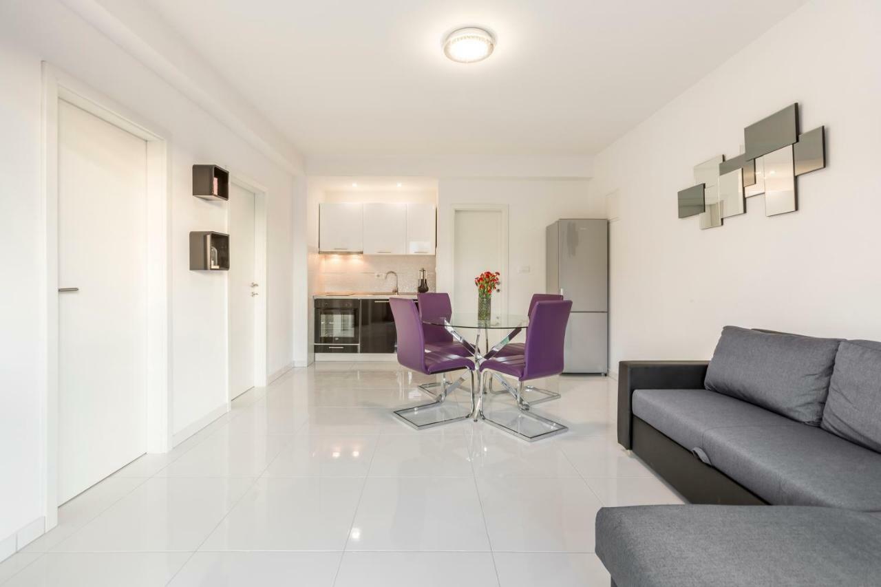 Apartments Karlo ポドストラナ エクステリア 写真