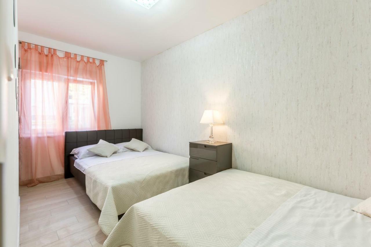 Apartments Karlo ポドストラナ エクステリア 写真