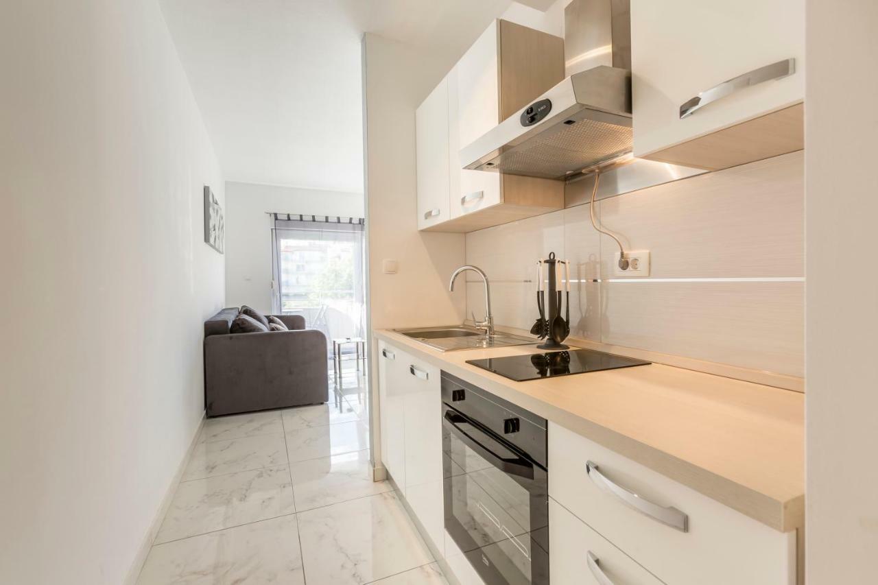 Apartments Karlo ポドストラナ エクステリア 写真
