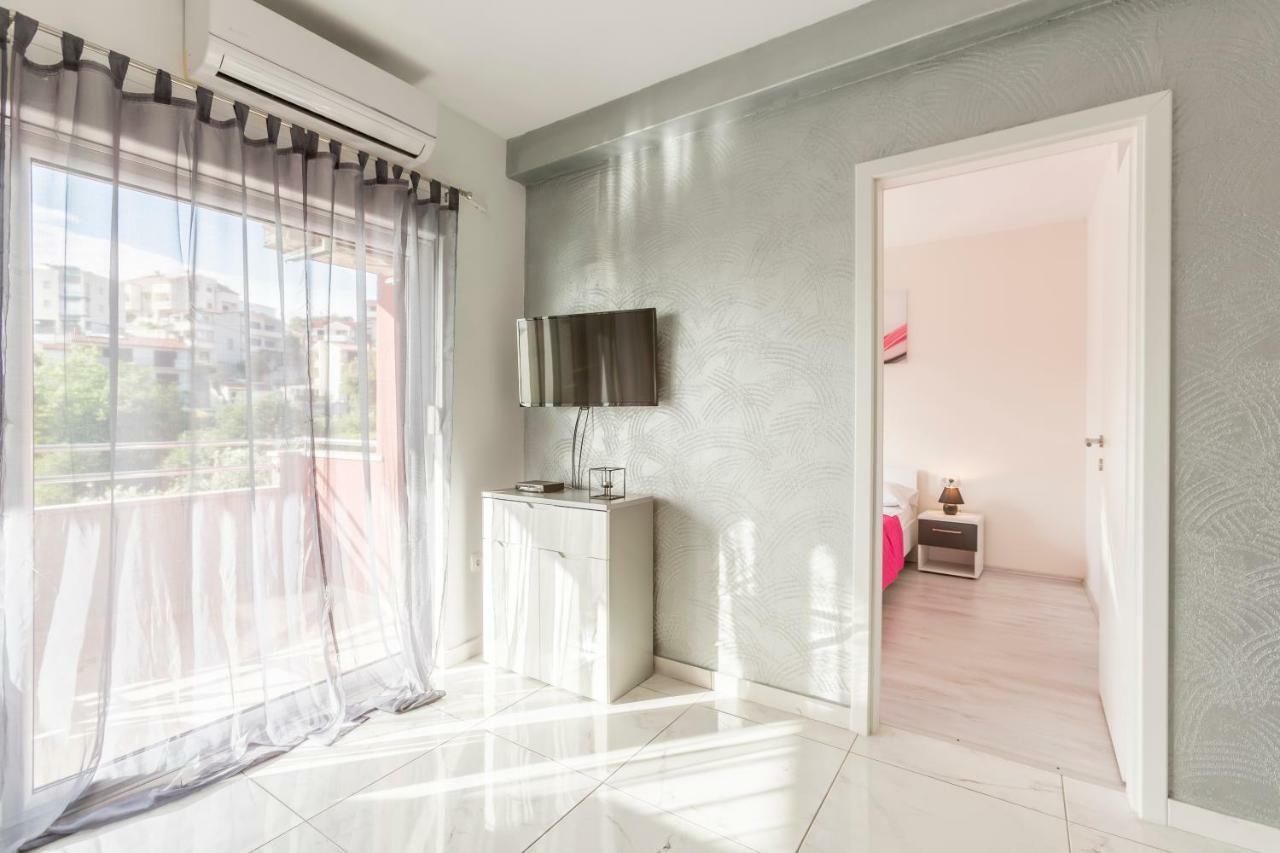 Apartments Karlo ポドストラナ エクステリア 写真