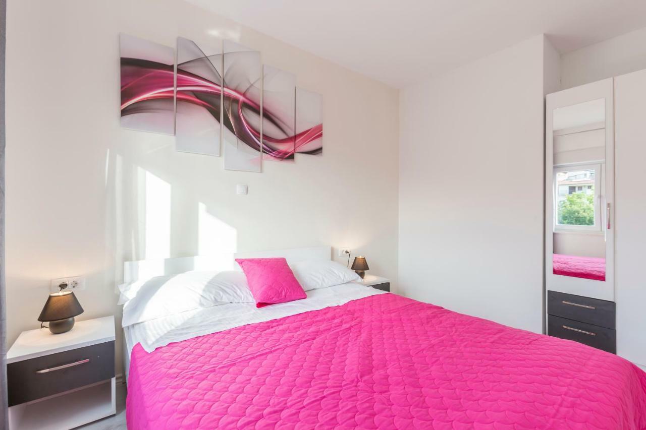 Apartments Karlo ポドストラナ エクステリア 写真
