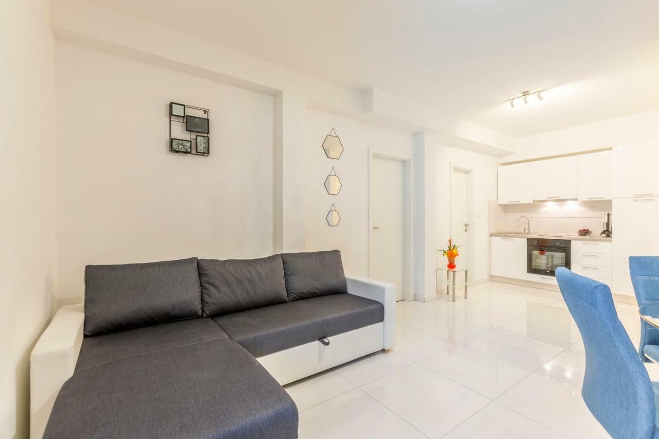Apartments Karlo ポドストラナ エクステリア 写真