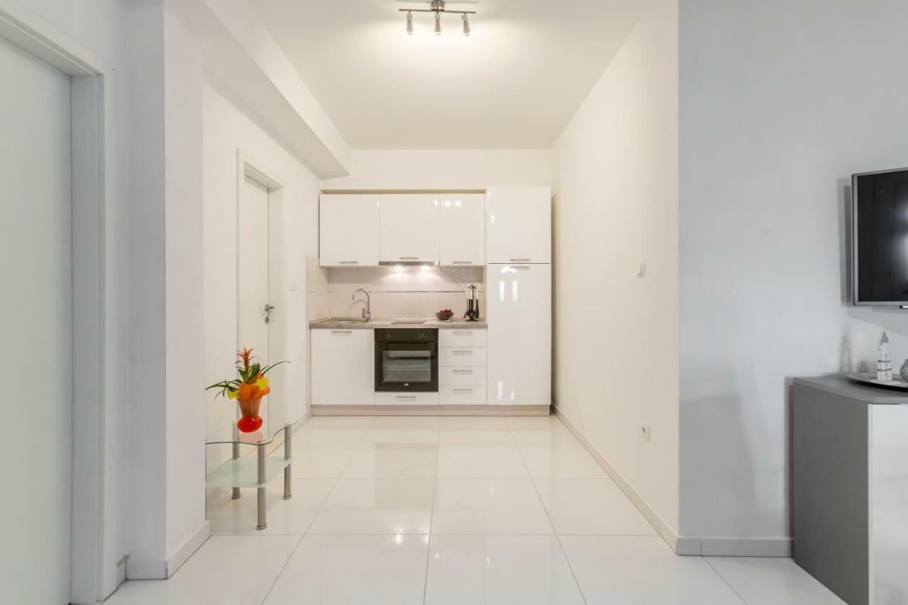 Apartments Karlo ポドストラナ エクステリア 写真