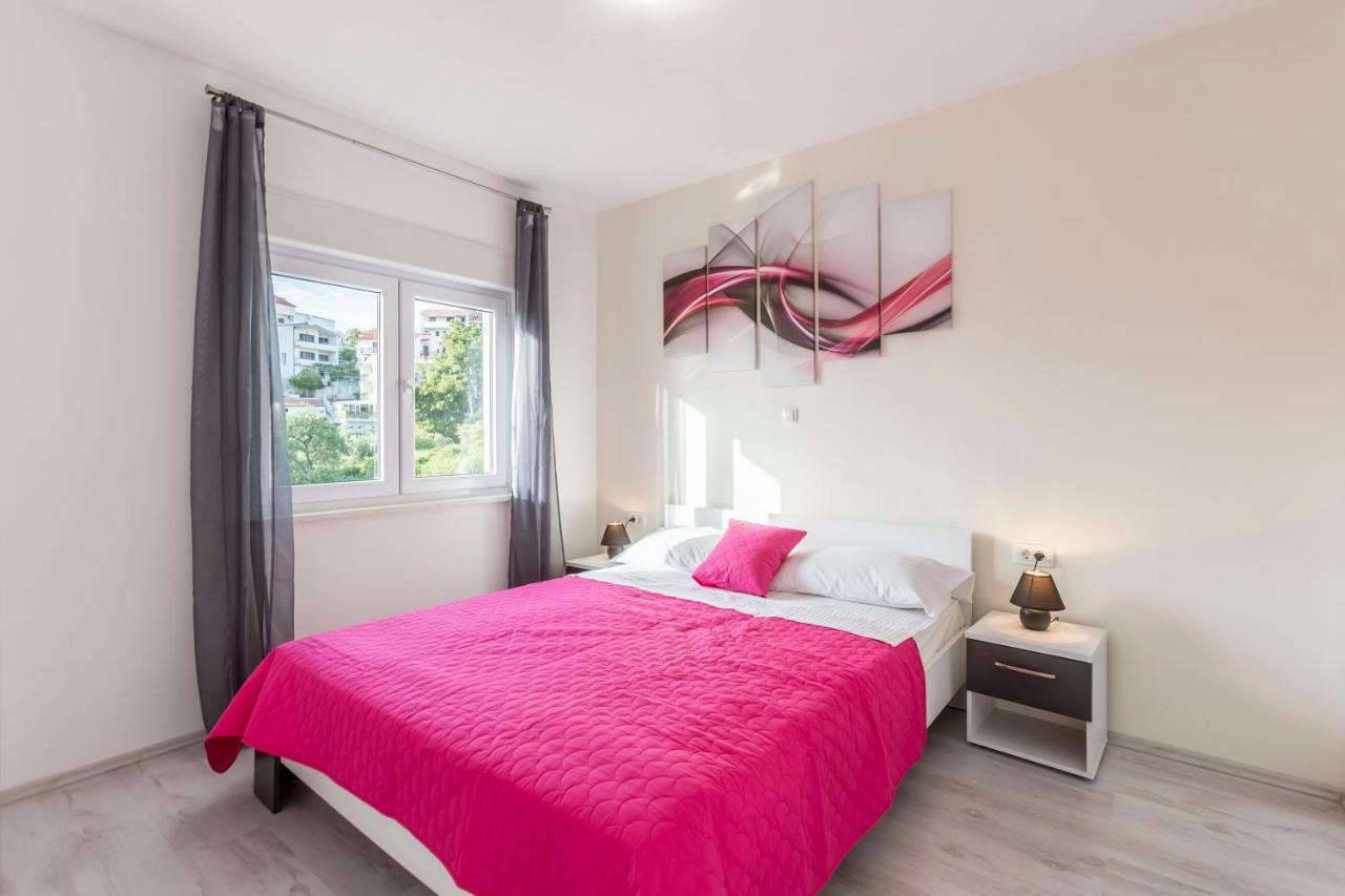 Apartments Karlo ポドストラナ エクステリア 写真