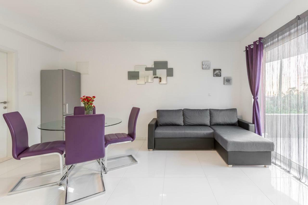 Apartments Karlo ポドストラナ エクステリア 写真