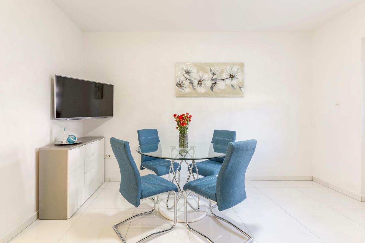 Apartments Karlo ポドストラナ エクステリア 写真