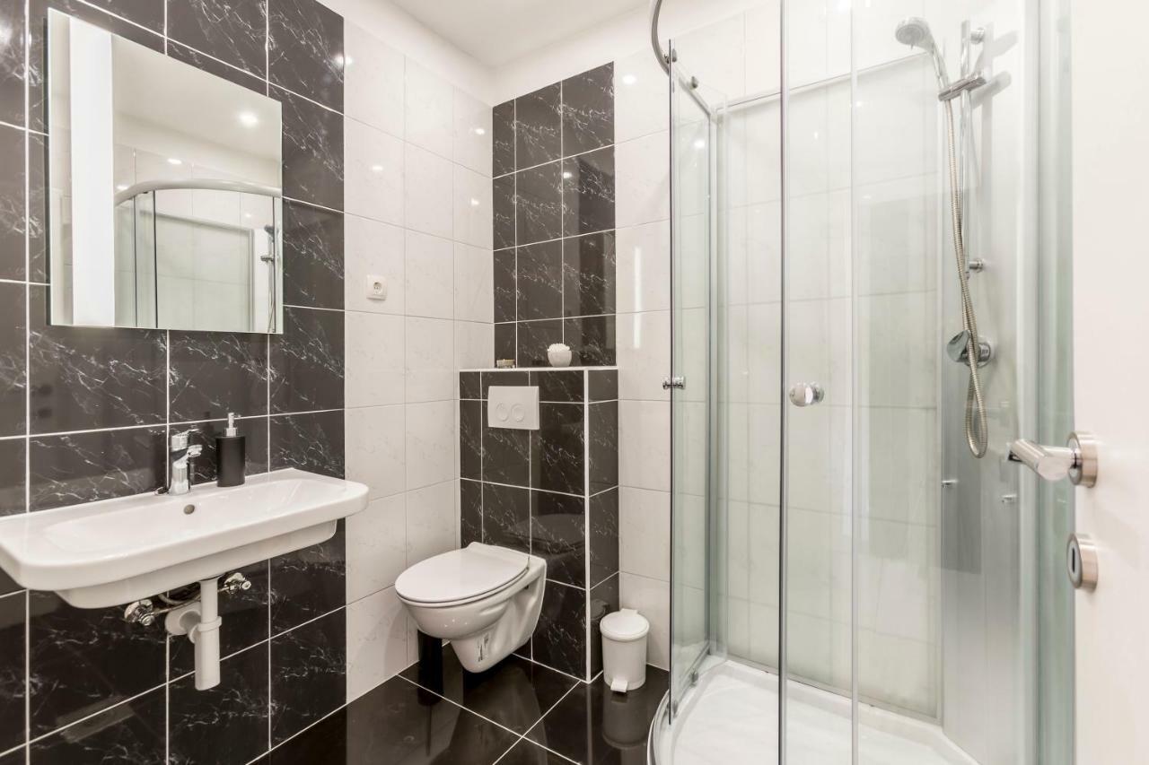 Apartments Karlo ポドストラナ エクステリア 写真