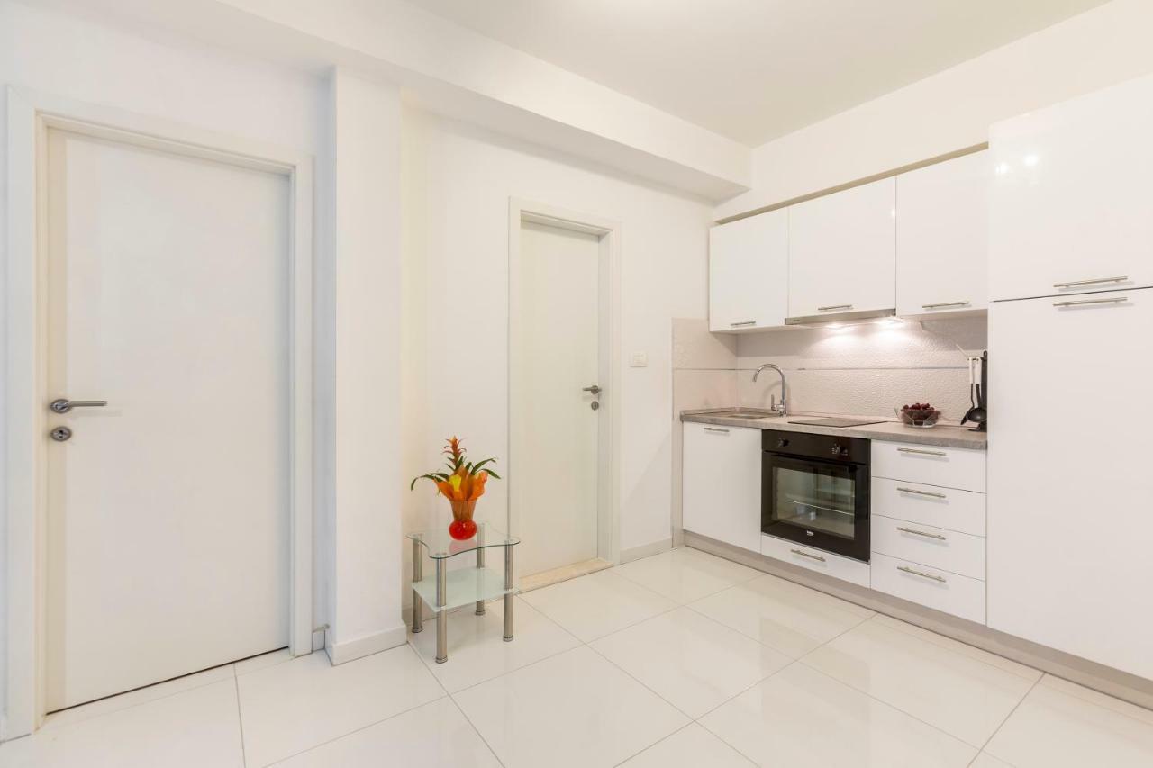 Apartments Karlo ポドストラナ エクステリア 写真